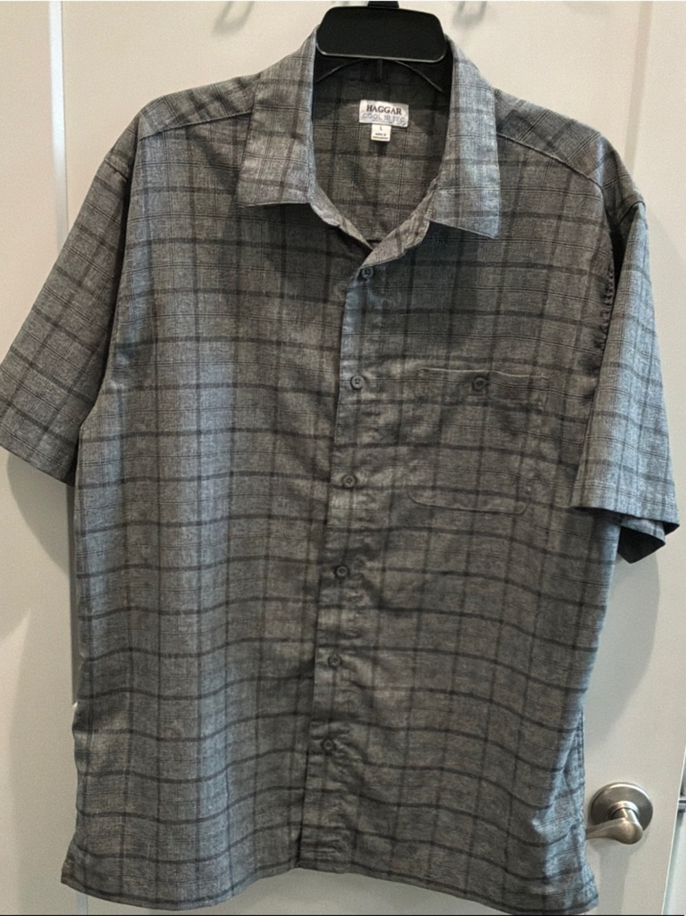 Haggar Cool 28 Tec Large Men's Short-Sleeve Gray Plaid Button-Down Shirt
